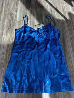 Banana Republic Silk Cami blouse in Blue